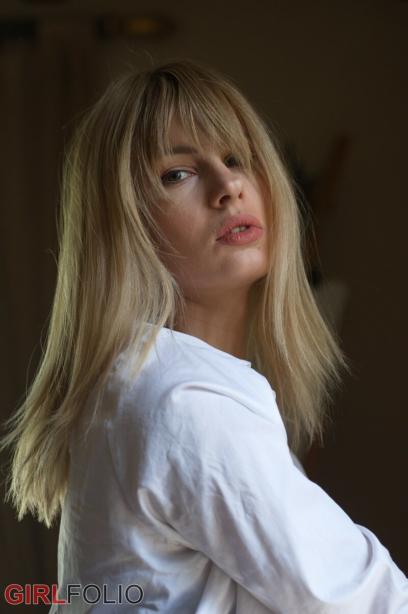 Юля, 25